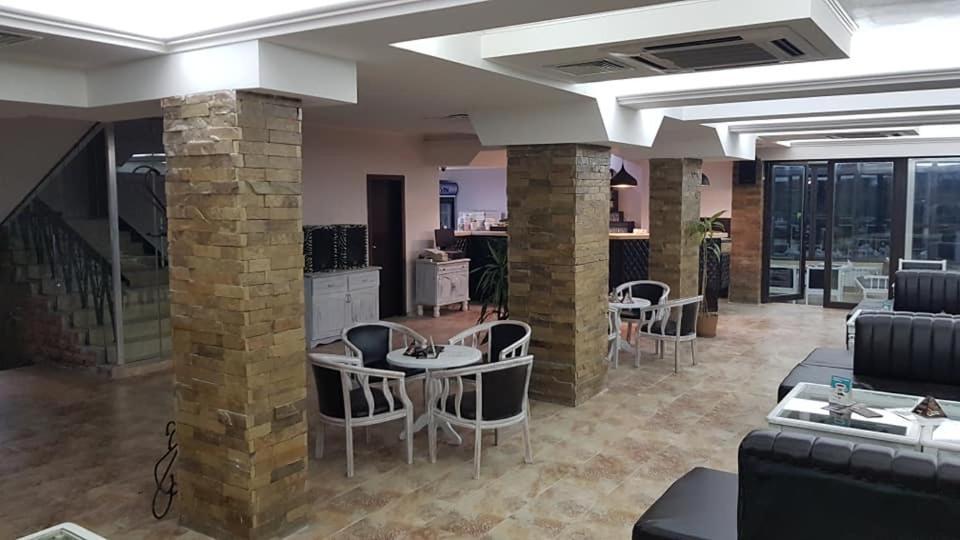 Хотел Хилез Hotel Hilez Tryavna Exterior photo